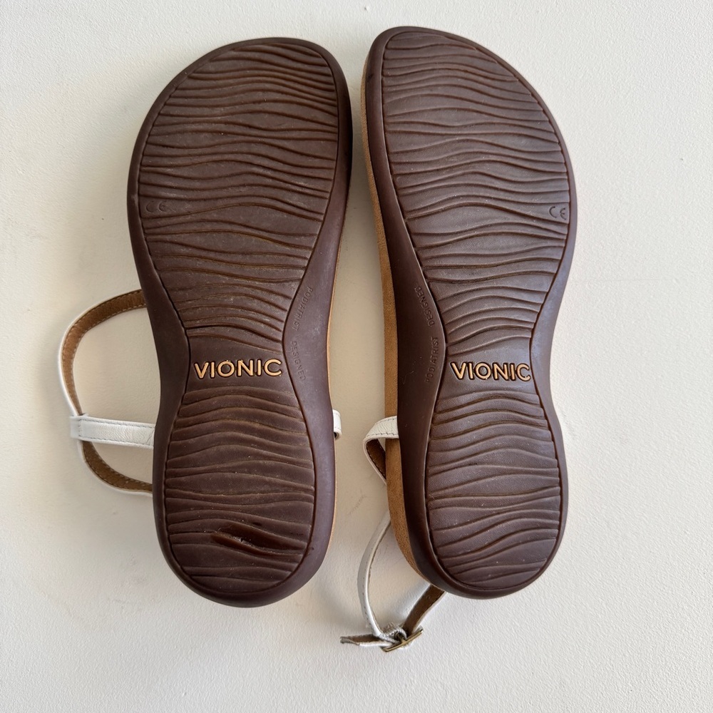 Vionic - Miami Toe Post Sandals in White and Gold - Picture 4 of 5